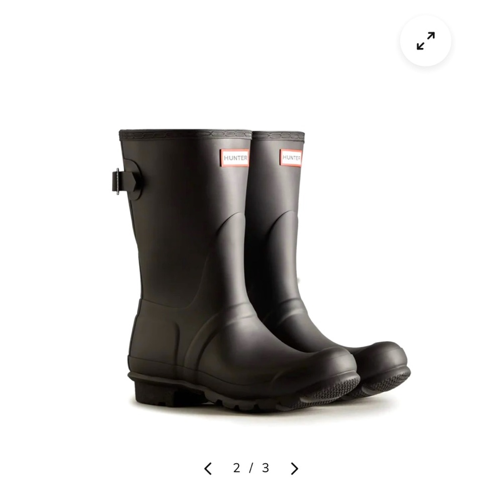 NEW DISCOUNT!  Women's Hunter Original Short Rain Boot.  LIKE NEW.